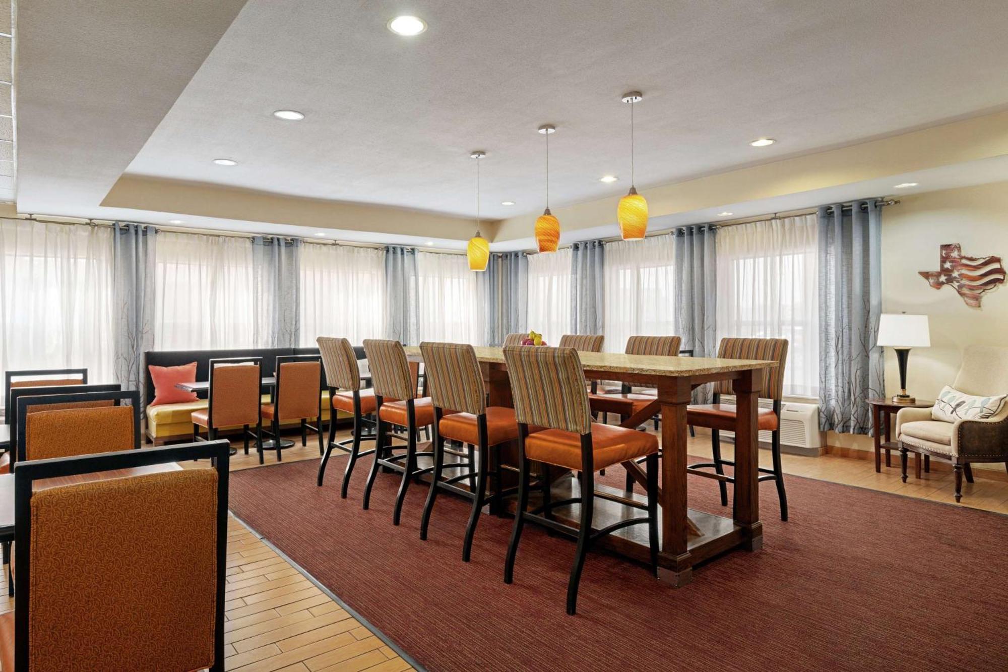 Hampton Hotel 3*